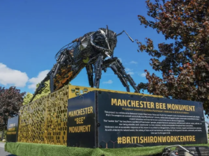 “Forever Amnesty Bee” heykeli 